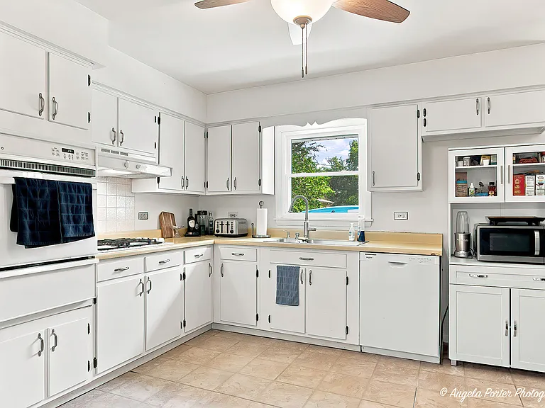 303 Ridge St — Photo 9