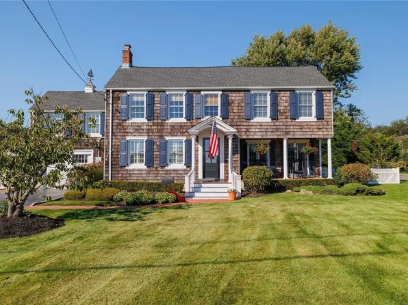 40 Sequams Way, West Islip, NY 11795