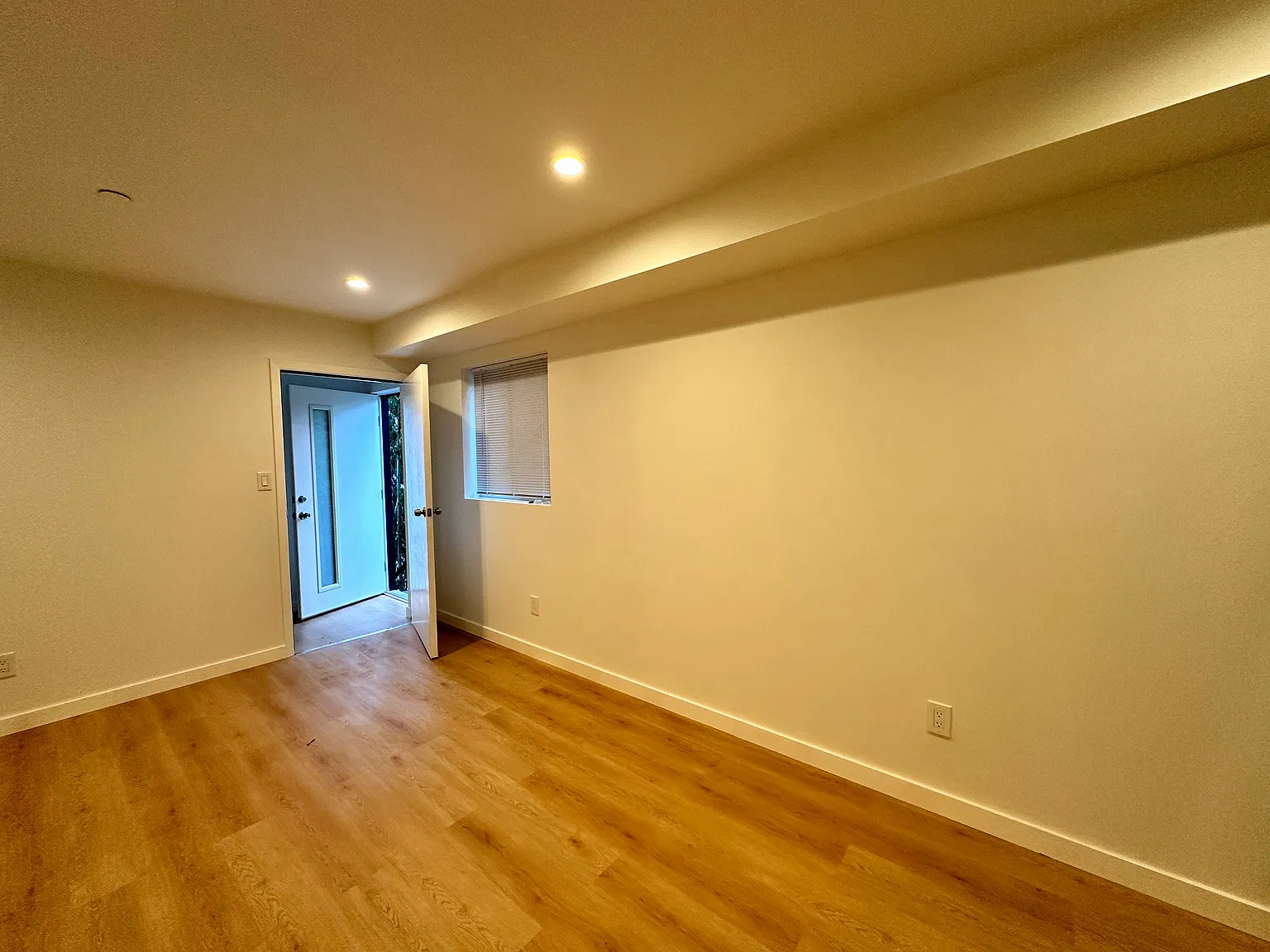 Crocker Ave, Daly City — Photo 2