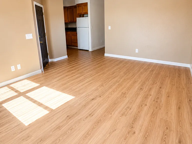 Hartford Square Apartments — Photo 10