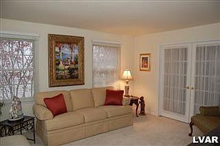 4th image of 10 Glenfield Ct