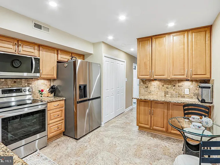 33 Hastings Ct — Photo 15