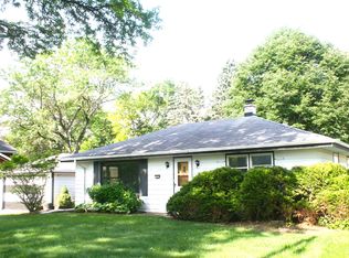 3293 N 107th St, Wauwatosa, WI 53222