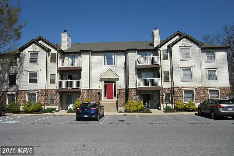815 Stratford — Photo 1