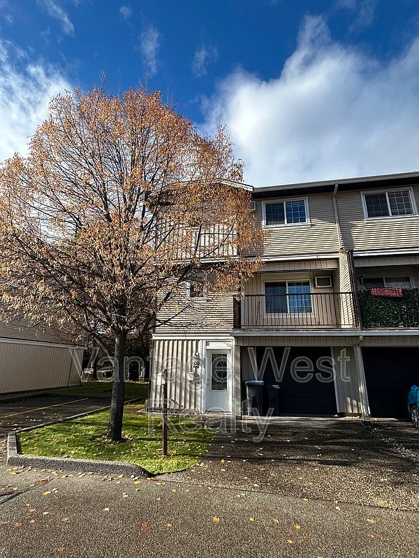 4 bed, 3.0 bath, $2,600 — Photo 1