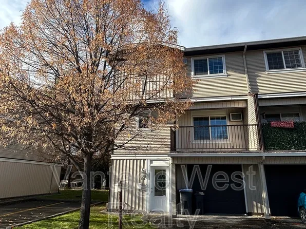 Mills Rd #22, Kelowna, BC V1X 4G9