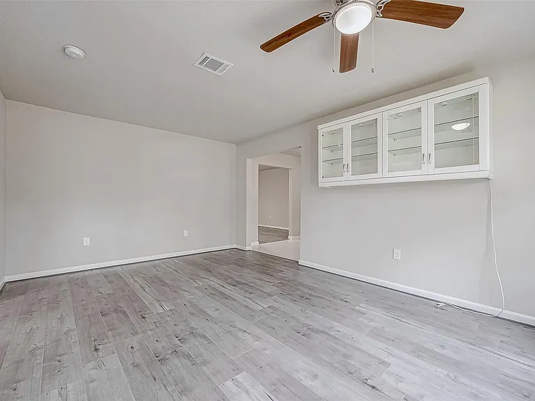 5622 Valkeith Dr — Photo 8