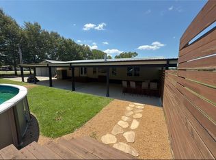 300 Howard Rd, Columbia, LA 71418