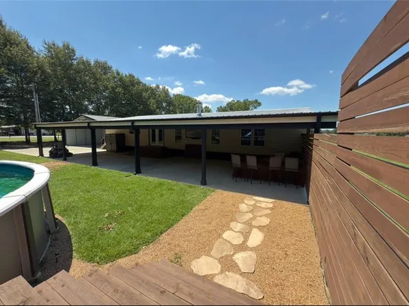 300 Howard Rd, Columbia, LA 71418