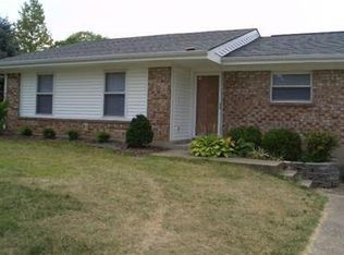 3217 Mirror Lake Dr, Lexington, KY 40515