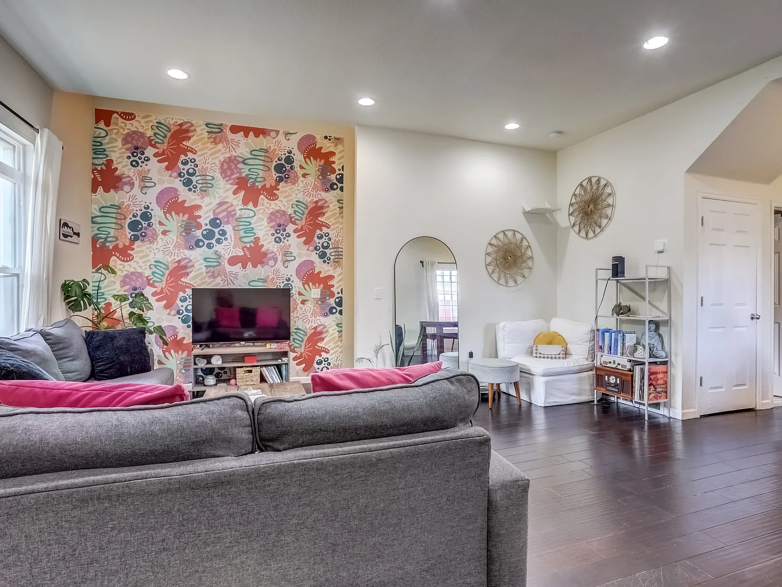 3047 N Marion St — Photo 3