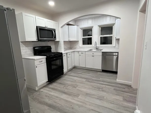 137 Worcester Ave #1, Riverside, RI 02915