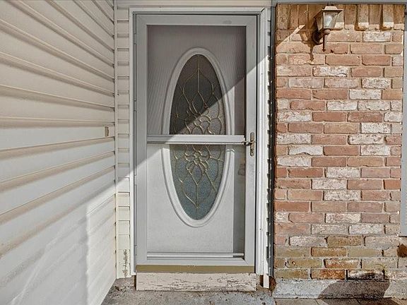 2nd image of 2027 Goodwin Dr