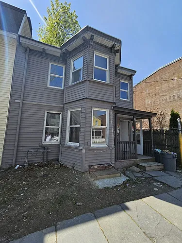 259 1st St Photo 1