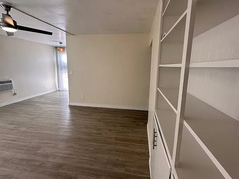 4533 Contour Blvd. — Photo 45