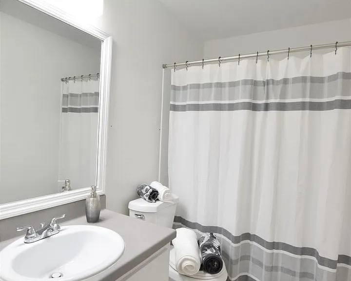 2304 SW 35th Pl — Photo 34