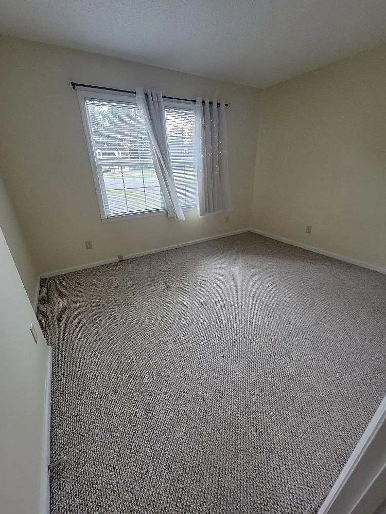 3 bed, 1725 sqft, $1,400 — Photo 4