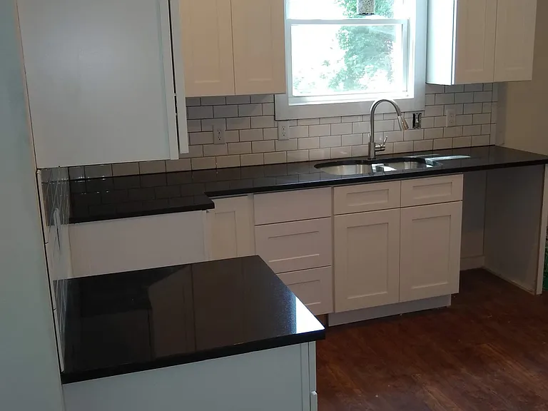 115 Dakota Ave — Photo 9