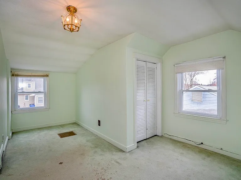 92 Ashland Ave — Photo 6