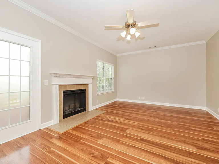 237 Titans Cir — Photo 4