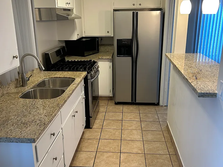 822 S Fir Ave #6 — Photo 3