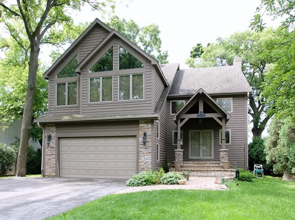 19 N Lake Ave, Grayslake, IL 60030