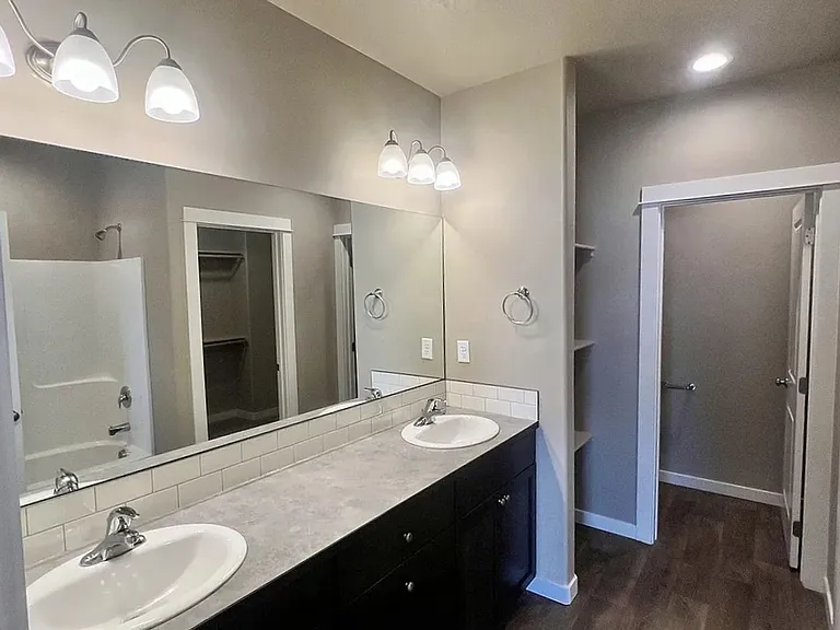 2395 Chelan St — Photo 5