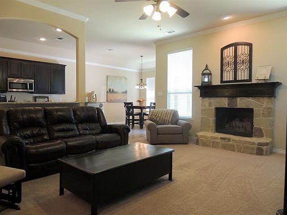 5th image of 1013 Greenbriar Ct
