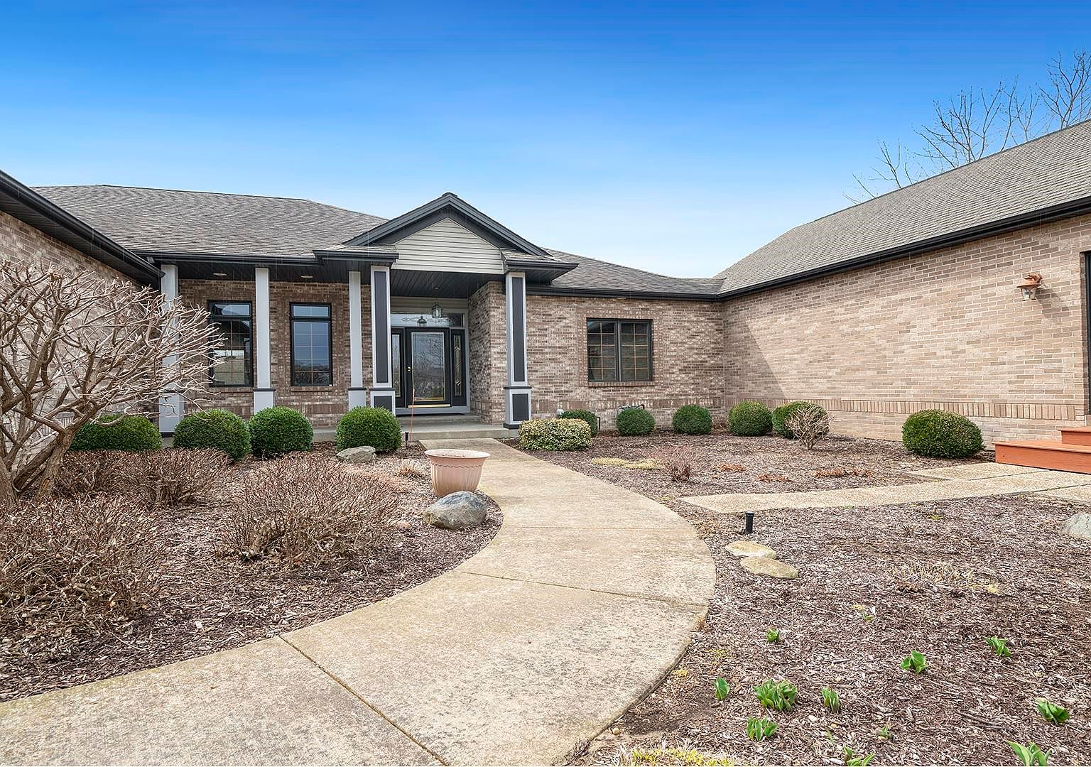 7209 Barngate Dr, South Beloit, IL 61080 Zillow