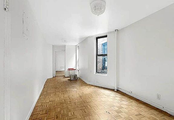 5th image of 34 E 3rd St #5