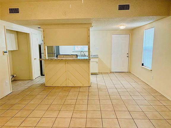 5th image of 1206 Tartan Ln Unit B