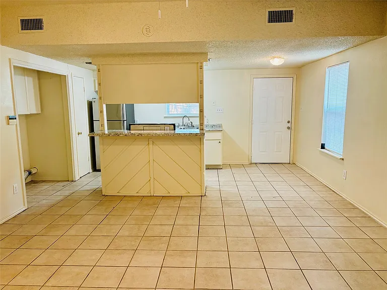 1206 Tartan Ln #B — Photo 5