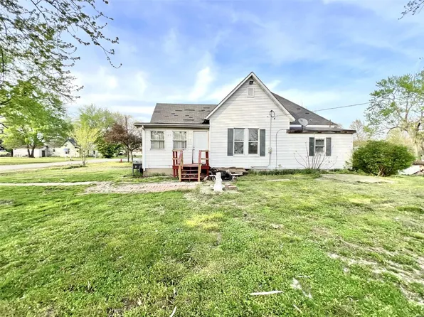 105 N Central St, Coffeen, IL 62017