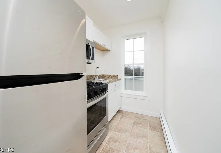 15 Summit Ave #A — Photo 4