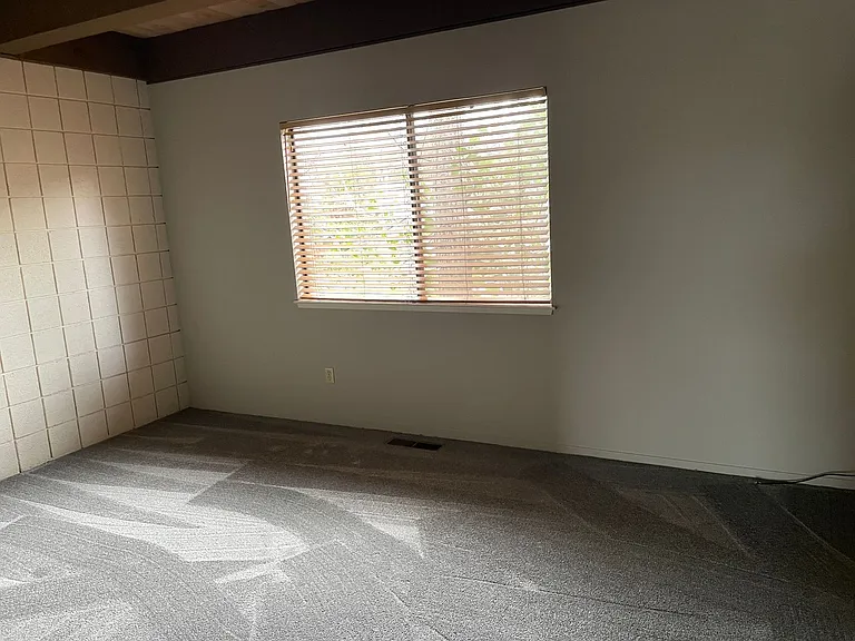 552 Christie Dr #306 — Photo 7