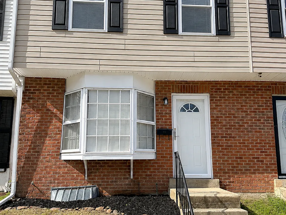 125 Elliot St