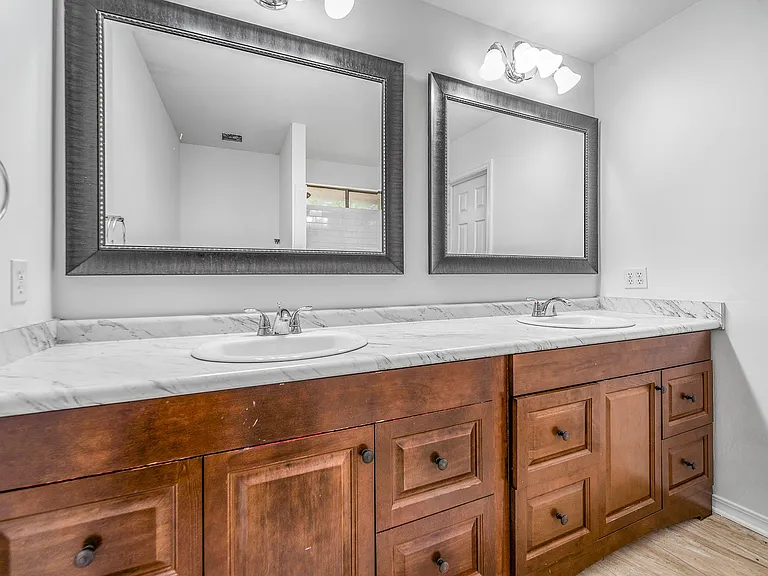 3313 Country Meadow Ln — Photo 7