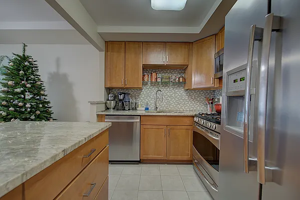 Sold by Landmarc Group | media 8