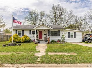 313 W Pine St, East Prairie, MO 63845