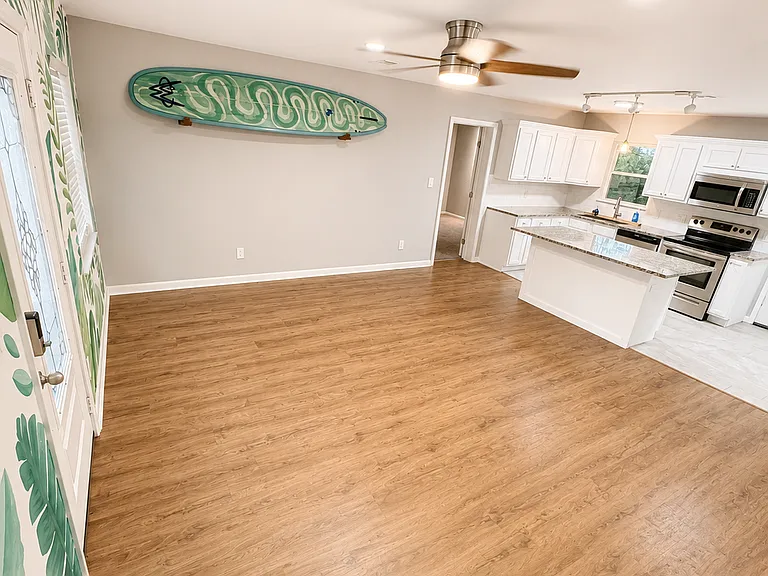 Living Room / Connected Kitchen