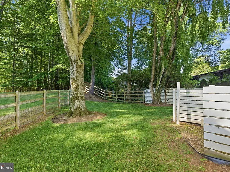 6614 Melody Ln — Photo 46