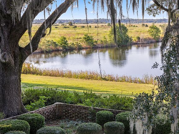 12th image of 1451 River Rd