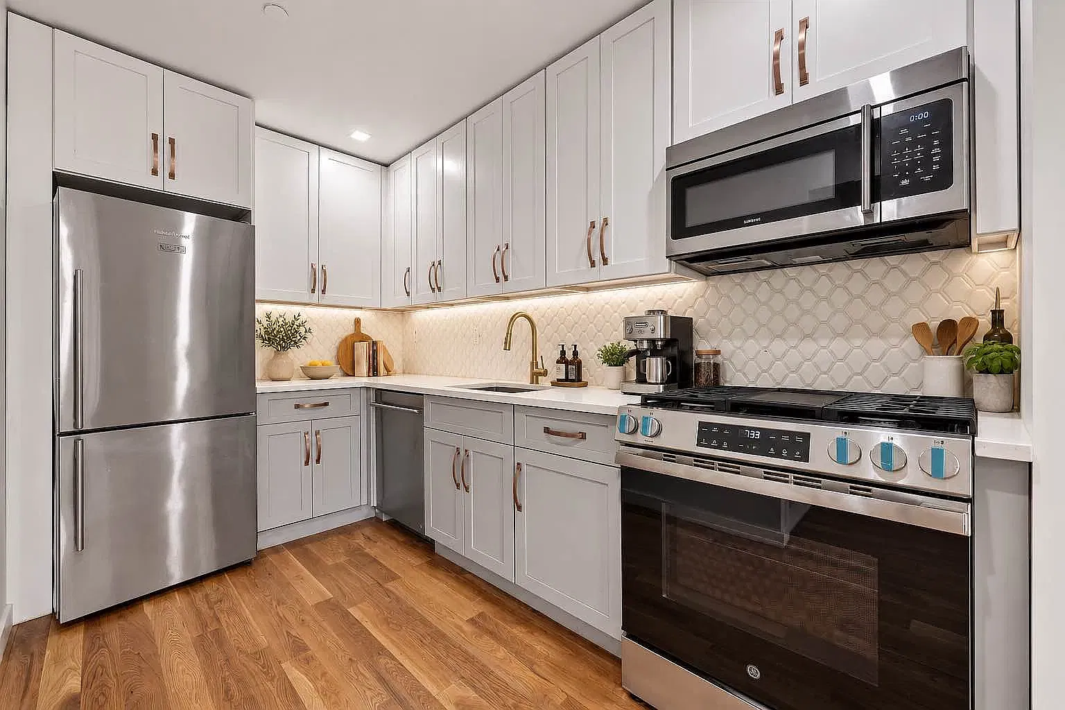 1201 Saint Johns Pl — Photo 2