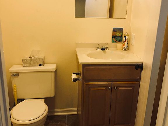 1/2 Bath - Lower Level - Next to Kitchen