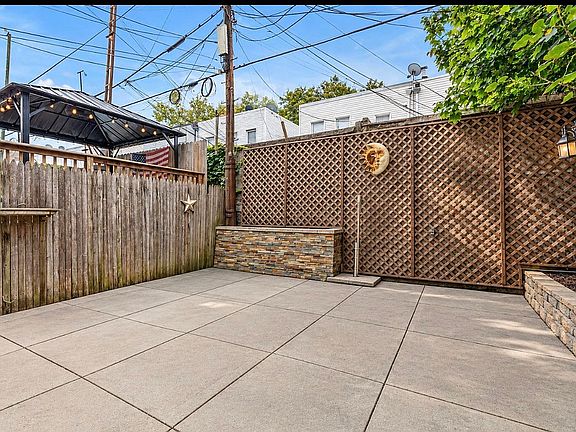 3rd image of 7104 67th Pl