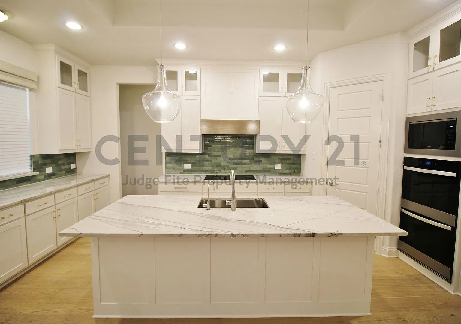Luxury, Custom Built 4/3/3 Situated on 1+ Acre in Waxahachie For Lease! — Photo 3