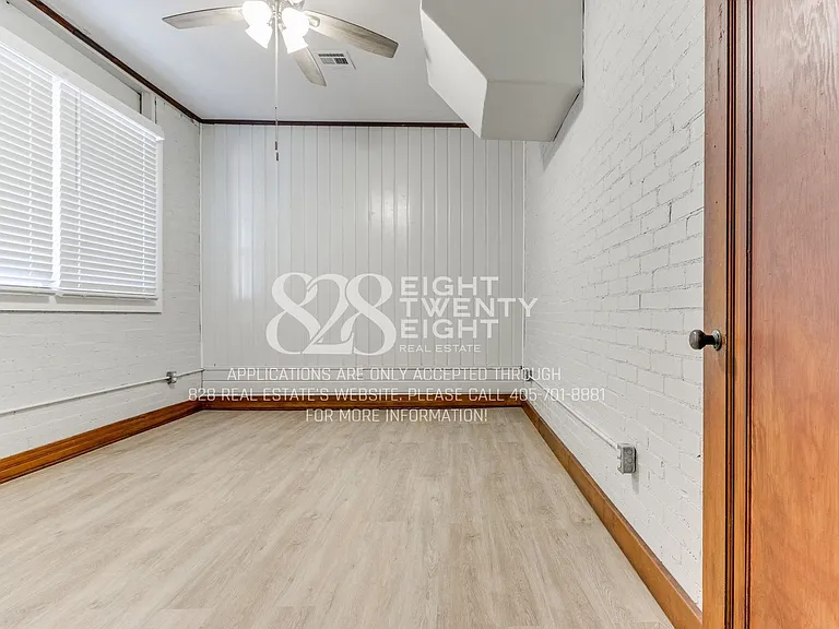 241 Emelyn St — Photo 18