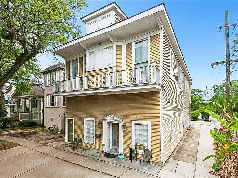 2103 S Carrollton Ave — Photo 1