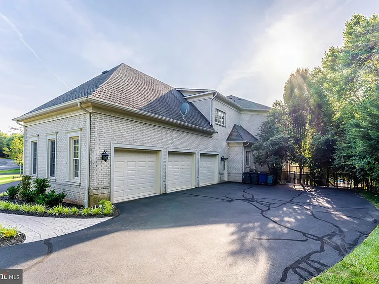 860 Nicholas Run Dr — Photo 13