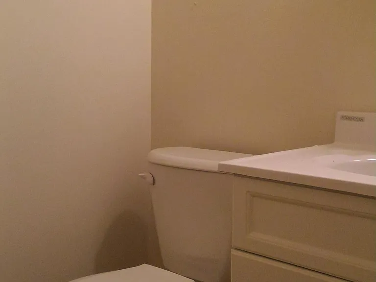 928 Miller Ave — Photo 3